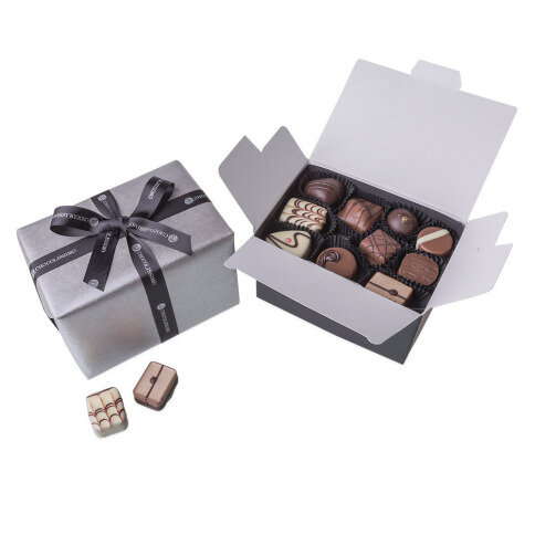 belgian pralines, belgian chocolate, elegance pralines, chocolate pralines, gift for newlyweds, present for wedding, chocolate for men, chocolate for boy, chocolate for husband, present for birthday, gift for name day, chocolate for congratulations, gift for women, gift for daughter, present for son, wooden box, luxury praline