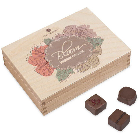 belgian pralines, belgian chocolate, elegance pralines, chocolate pralines, chocolate for men, chocolate for boy, chocolate for husband, present for birthday, gift for name day, chocolate for congratulations, gift for women, gift for daughter, present for son, tasteful box, luxury pralines