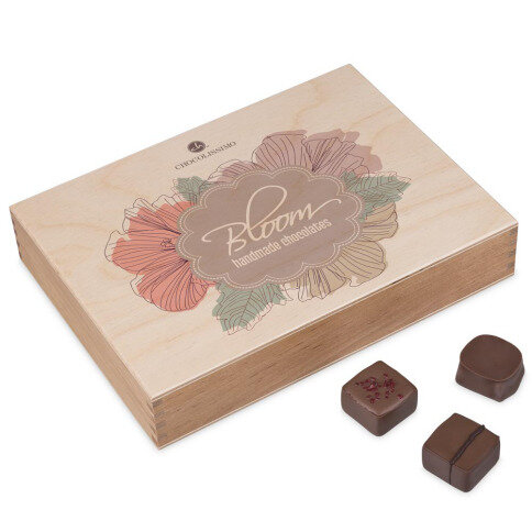 belgian pralines, belgian chocolate, elegance pralines, chocolate pralines, chocolate for men, chocolate for boy, chocolate for husband, present for birthday, gift for name day, chocolate for congratulations, gift for women, gift for daughter, present for son, tasteful box, luxury pralines