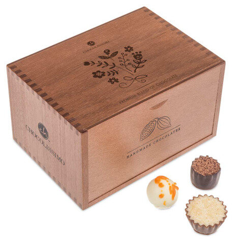 belgian pralines, belgian chocolate, elegance pralines, chocolate pralines, gift for newlyweds, present for wedding, chocolate for men, chocolate for boy, chocolate for husband, present for birthday, gift for name day, chocolate for congratulations, gift for women, gift for daughter, present for son, wooden box, luxury pralines