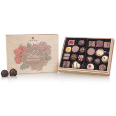 belgian pralines, belgian chocolate, elegance pralines, chocolate pralines, chocolate for men, chocolate for boy, chocolate for husband, present for birthday, gift for name day, chocolate for congratulations, gift for women, gift for daughter, present for son, tasteful box, luxury pralines